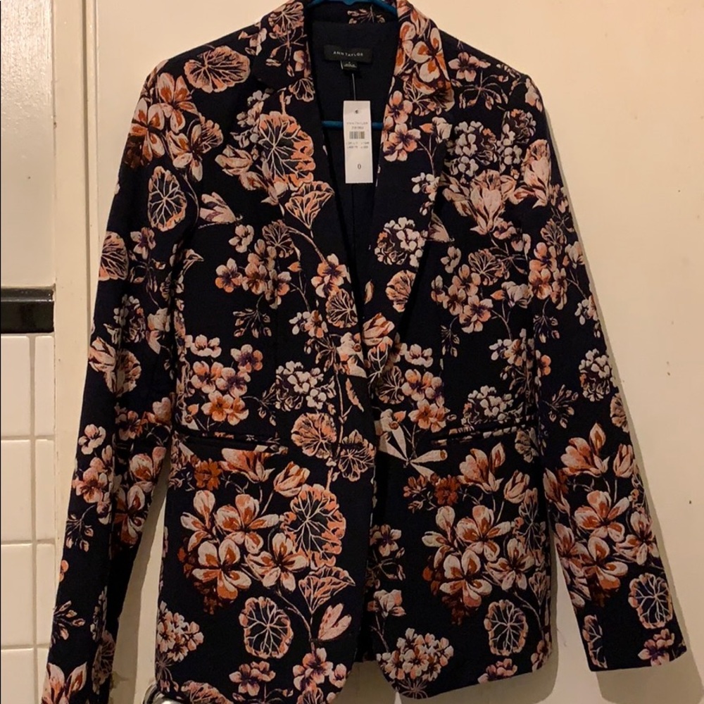 Blazer - Picture 3 of 5
